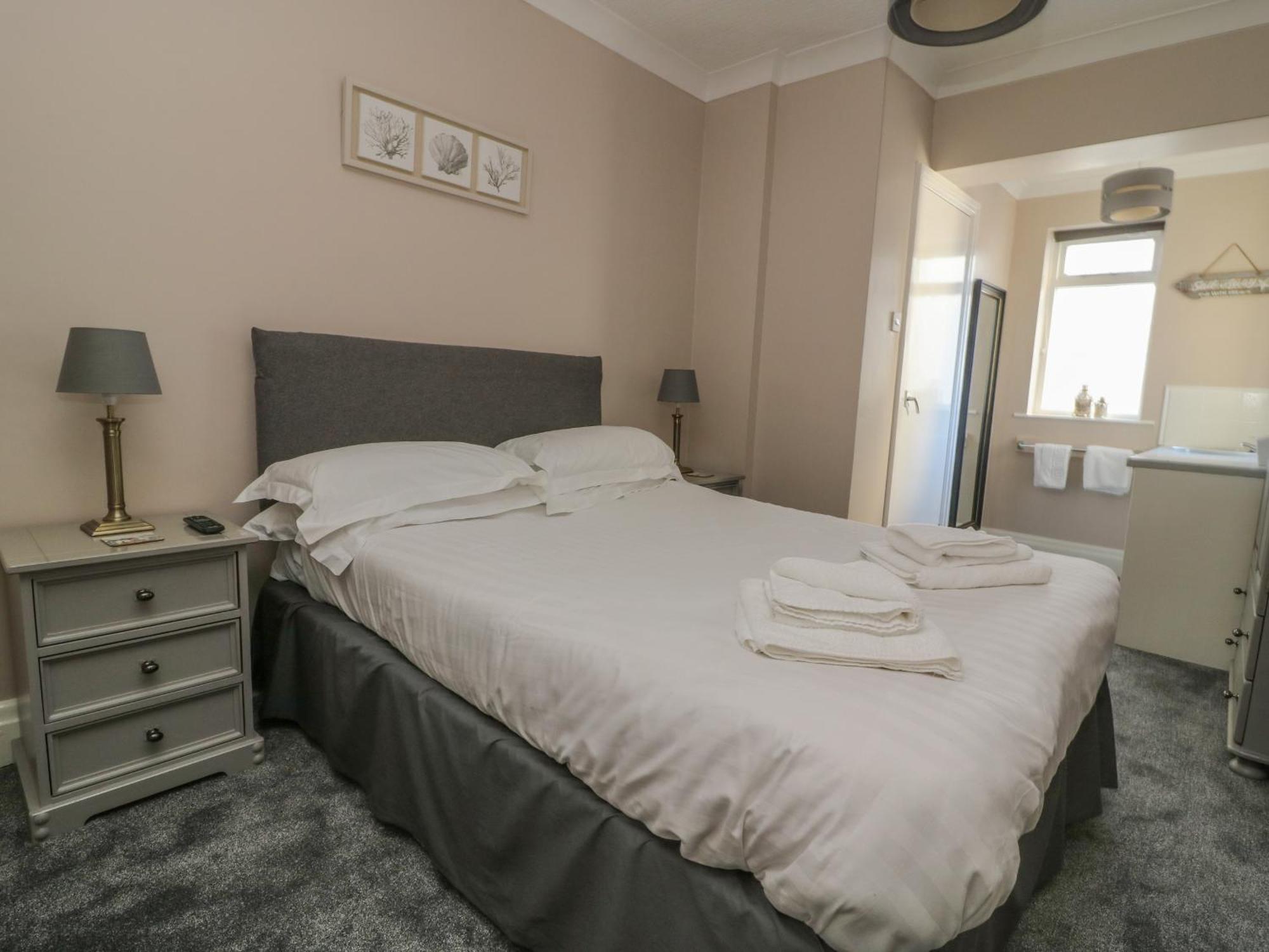 North Beach Lodge Скарбъро Екстериор снимка