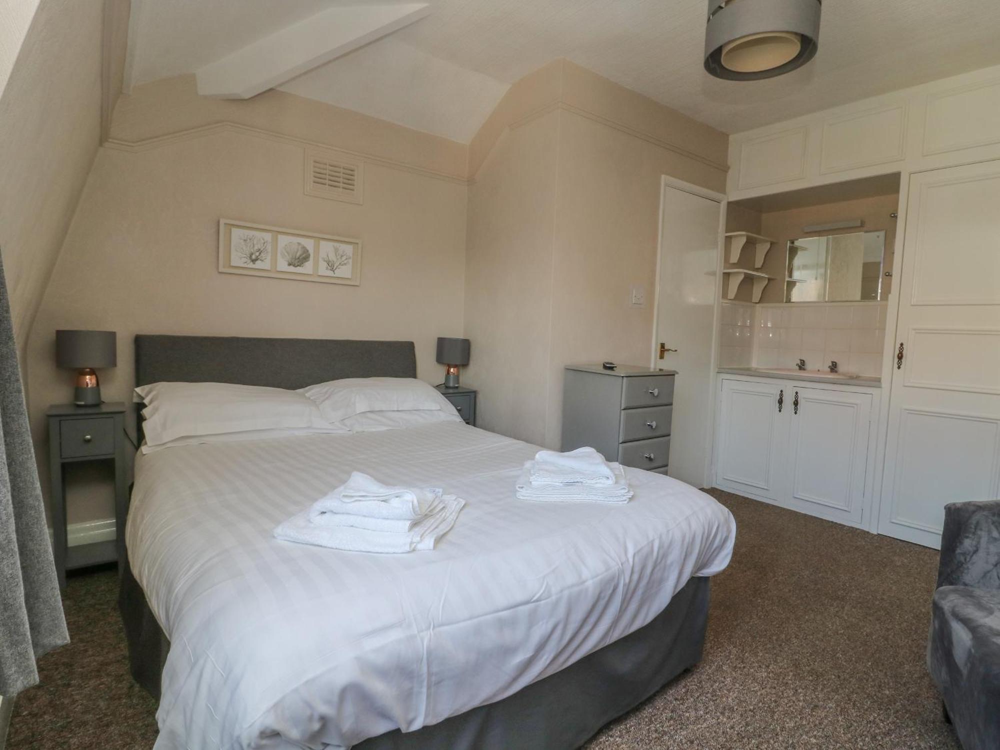 North Beach Lodge Скарбъро Екстериор снимка