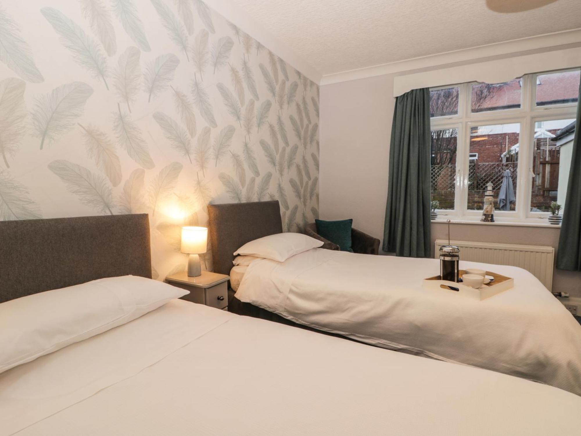 North Beach Lodge Скарбъро Екстериор снимка