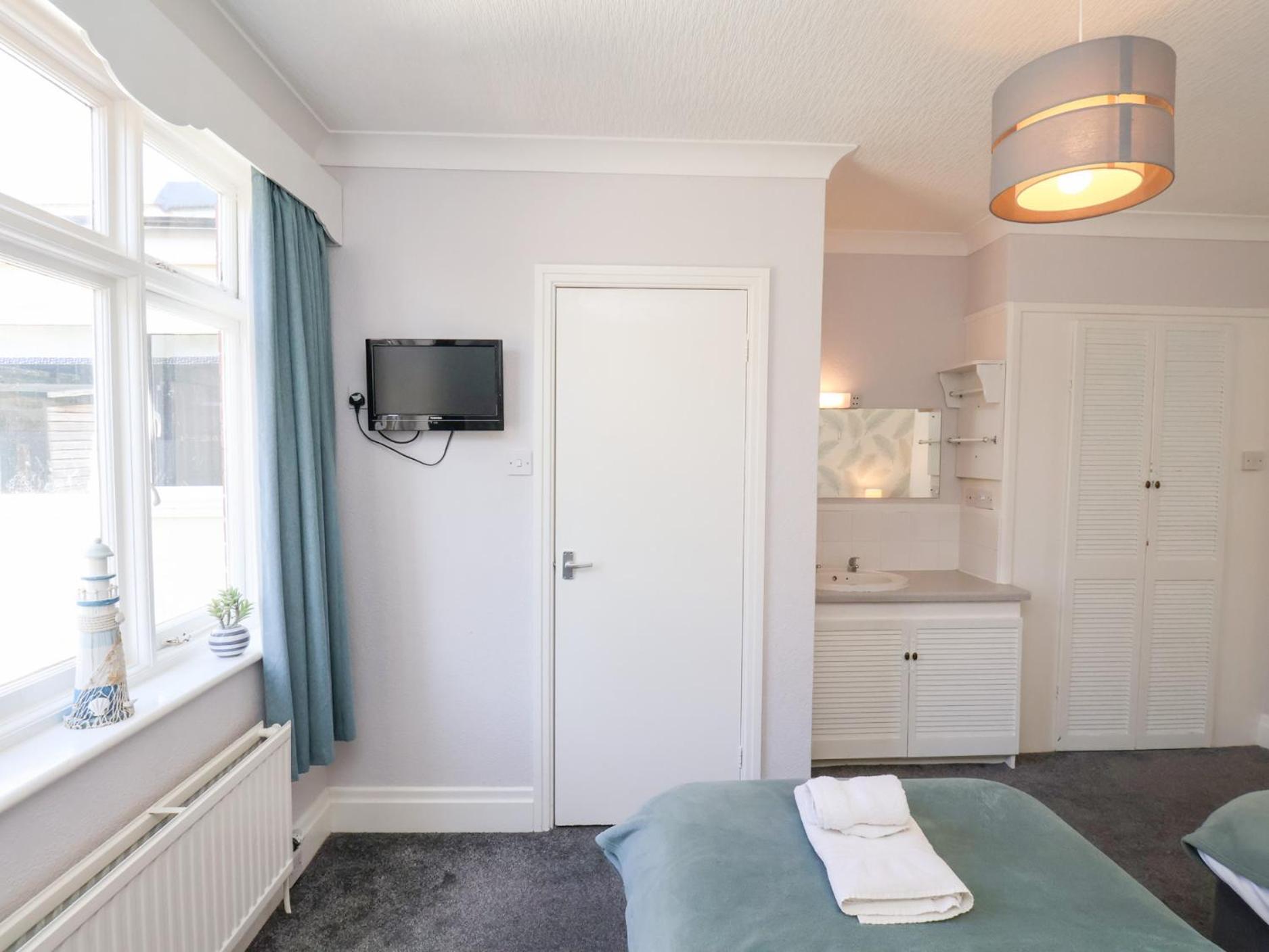 North Beach Lodge Скарбъро Екстериор снимка