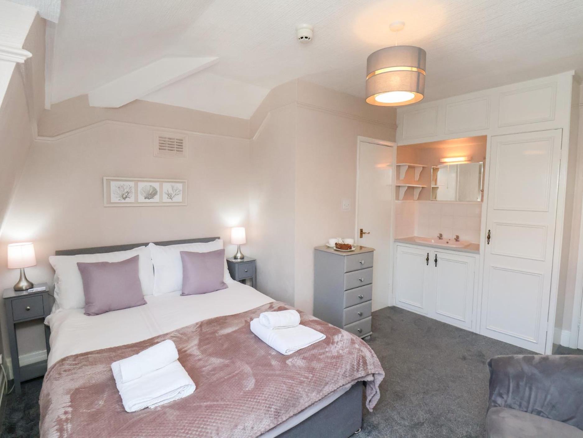 North Beach Lodge Скарбъро Екстериор снимка